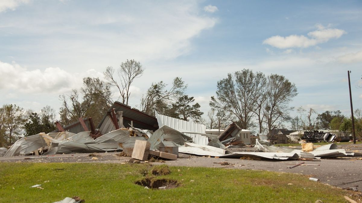 Bouře Laura si na jihu USA vyžádala šest obětí
